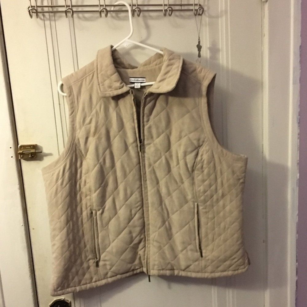 Casual khaki vest